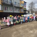 Dzieci z grupy I i II na spacerze.