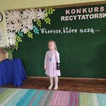 Martyna z grupy II recytuje wiersz