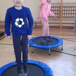 chłopiec, trampolina
