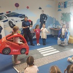  Symulacja bezpiecznego przejścia dla pieszych w wykonaniu dzieci 
