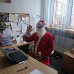 Mikołaj przy biurku.jpg